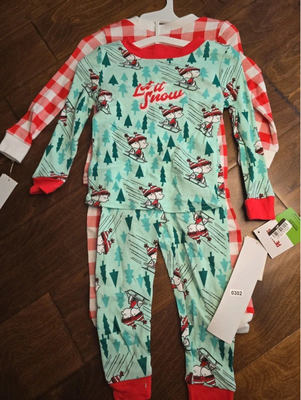 2t brand new christmas pajamas snoopy, from peanuts. Item 496G8